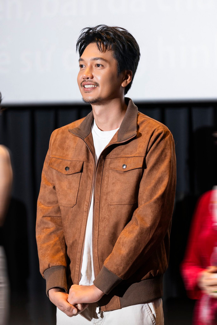 Diễn viên Quang Tuấn chia sẻ niềm vui với khán giả khi bộ phim Quỷ Nhập Tràng 2 đạt thành tích ấn tượng ngay trong ngày chiếu sớm.