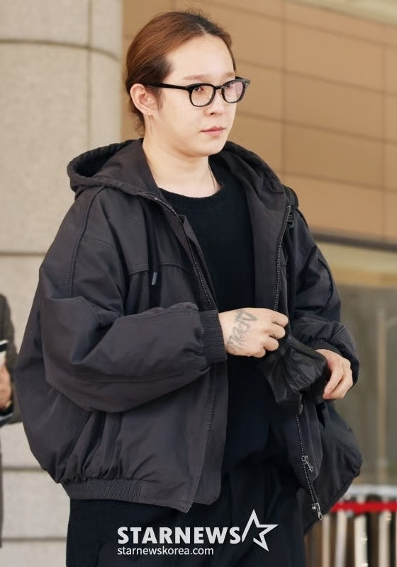 Nam ca sĩ nổi tiếng showbiz bị yêu cầu mức án 18 tháng tù Ảnh 2