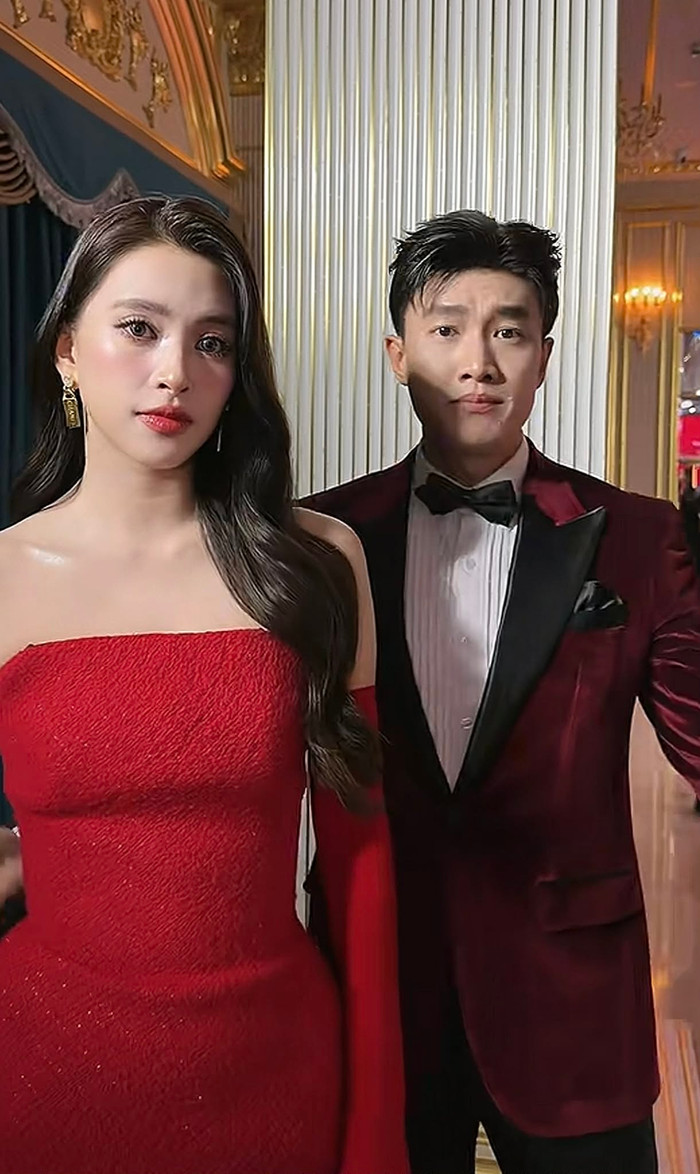 Tương tác thân thiết của Tiểu Vy và Quốc Trường khiến nhiều netizen thích thú.