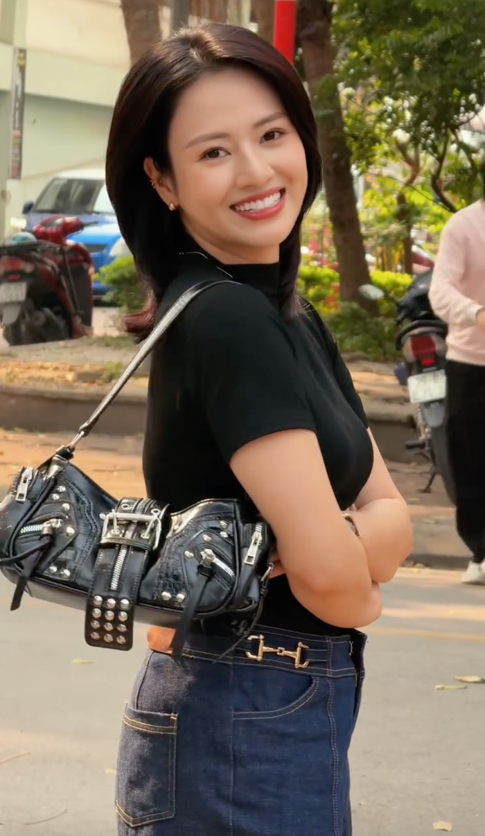 Việt Hoa vừa đăng tải đoạn clip mới trên trang cá nhân (Ảnh: Chụp màn hình).