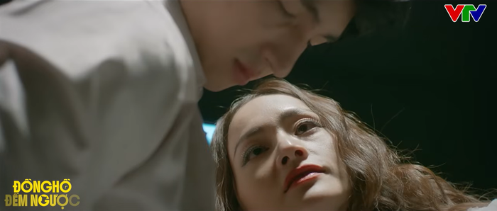 Thơ dùng mẹ để uy hiếp Chiến.&nbsp;