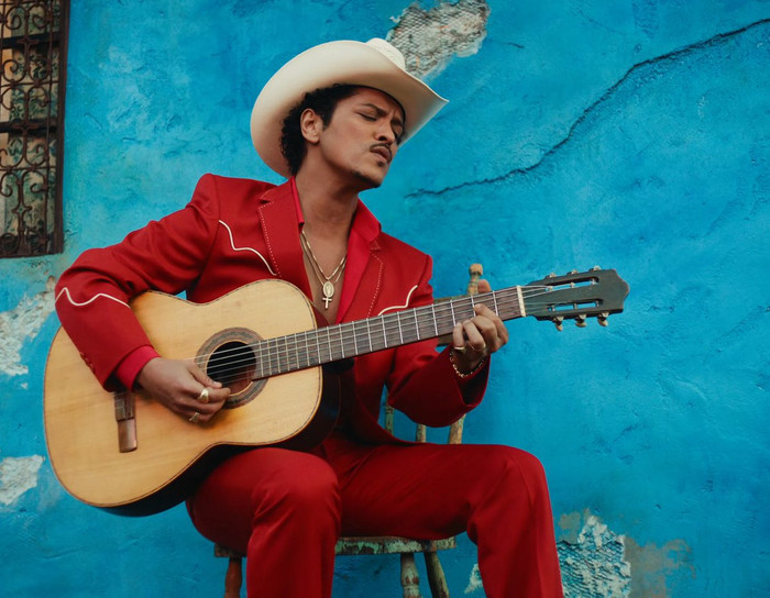 Bruno Mars và cú rẽ đầy đúng đắn với nhạc bolero Ảnh 2