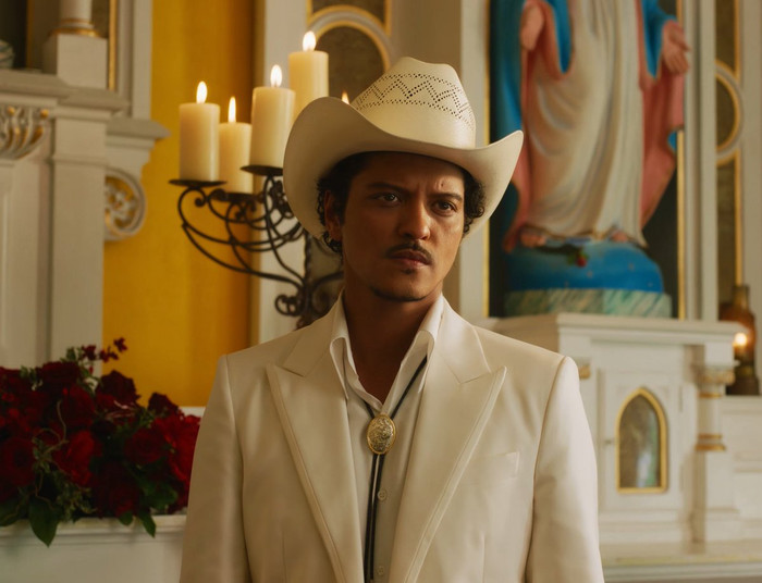 Bruno Mars và cú rẽ đầy đúng đắn với nhạc bolero Ảnh 4