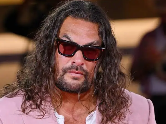 Jason Momoa tiếp tục gây chú ý với hình tượng hành động.