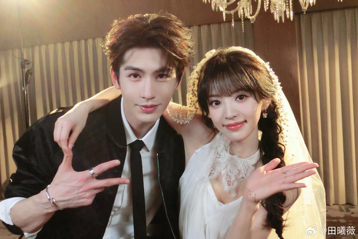 Ảnh cưới của Trương Lăng Hách và Điền Hi Vi.