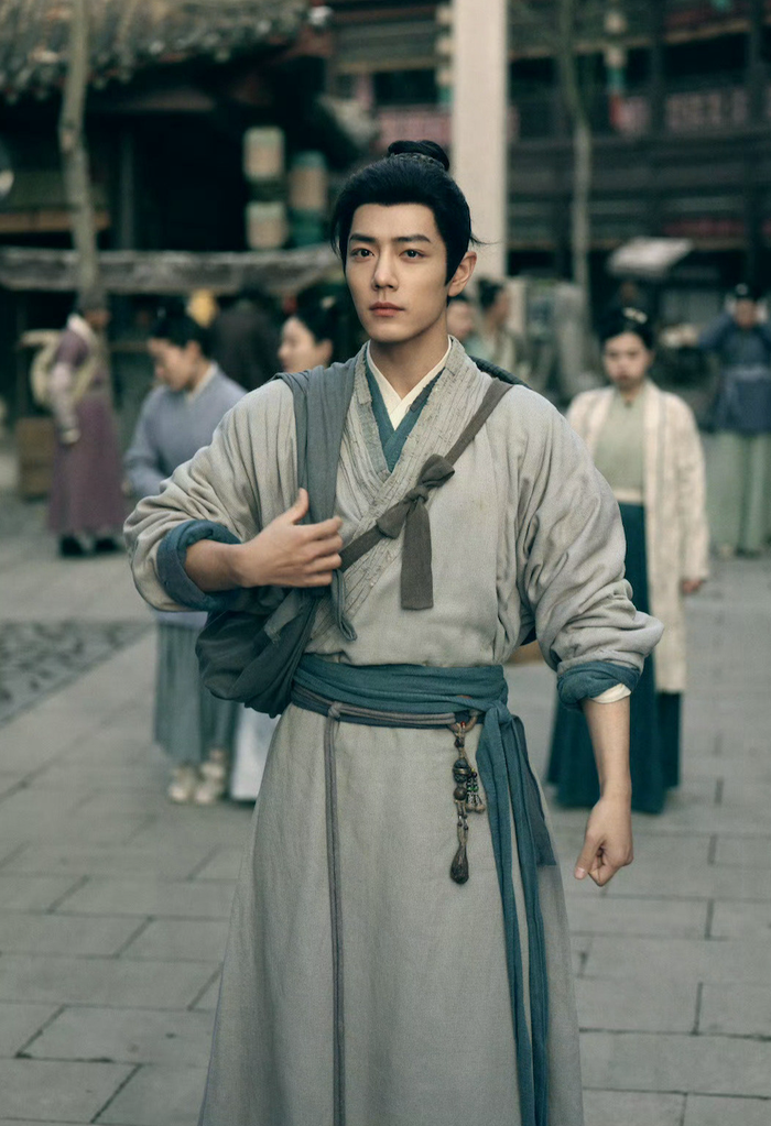 Đây là dự án lớn do đạo diễn Trịnh Hiểu Long thực hiện, xoay quanh nhân vật Tàng Hải - người mang mối thù gia tộc và phải ẩn mình nhiều năm trước khi thâm nhập vào triều đình để trả thù và rửa sạch nỗi oan cho cha. Bộ phim có sự góp mặt của Tiêu Chiến và Trương Tịnh Nghi.