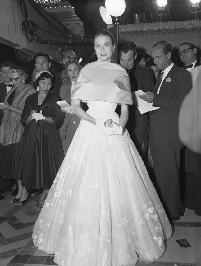 Đây là lễ trao giải Oscar cuối cùng của Grace Kelly vào năm 1956 trước khi bà trở thành công chúa Monaco. Ảnh: Getty