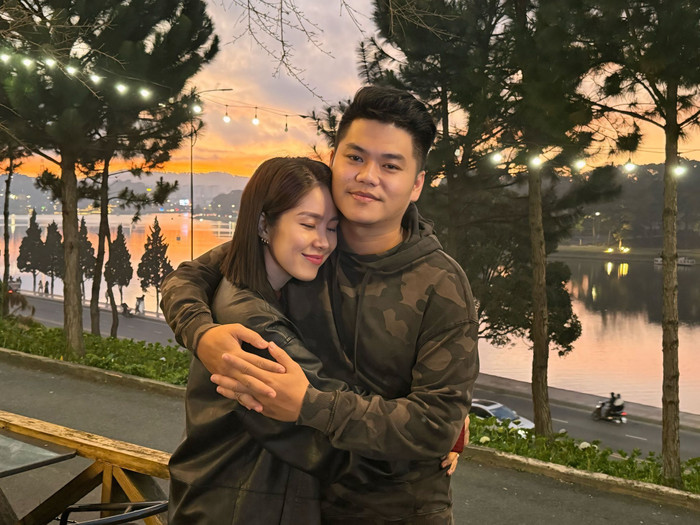 Ngoài sự nghiệp thành công, hiện Lê Phương có hôn nhân viên mãn bên Trung Kiên.