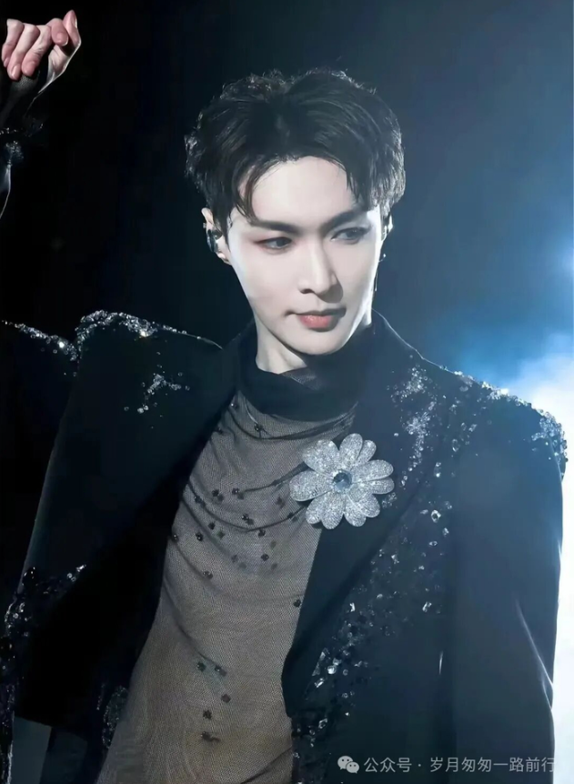 Một số nguồn tin cho rằng nam nghệ sĩ xuất hiện tại Hong Kong vào cuối tháng 12