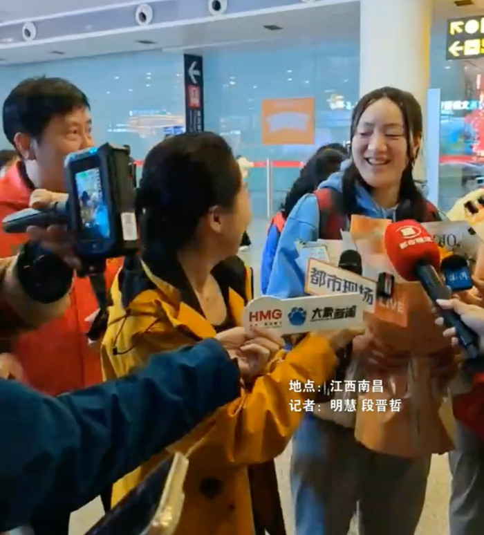 Bé gái bị ông nội bỏ rơi trong nhà vệ sinh khi vừa lọt lòng, cái kết 28 năm sau gây ngỡ ngàng Ảnh 3