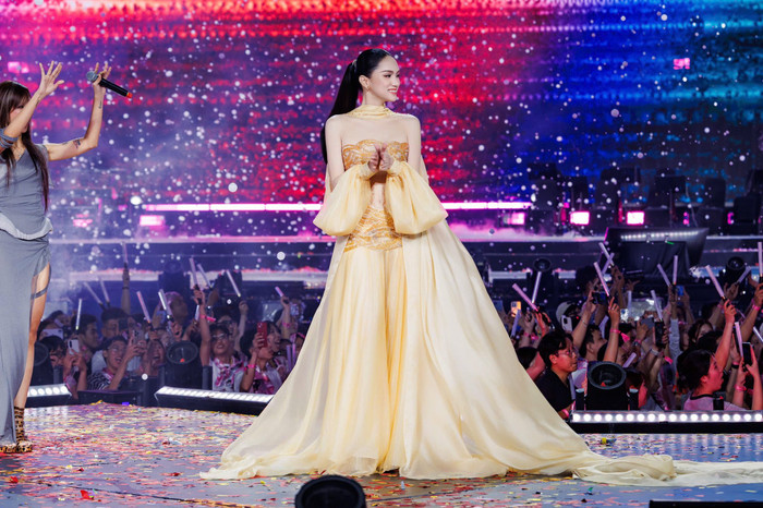 Hương Giang gây ấn tượng với khán giả vì hình ảnh tràn đầy năng lượng mỗi khi xuất hiện. Ảnh: FBNV