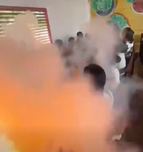 Đi ăn sinh nhật ở nhà hàng, 11 học sinh gặp sự việc kinh hoàng Ảnh 2