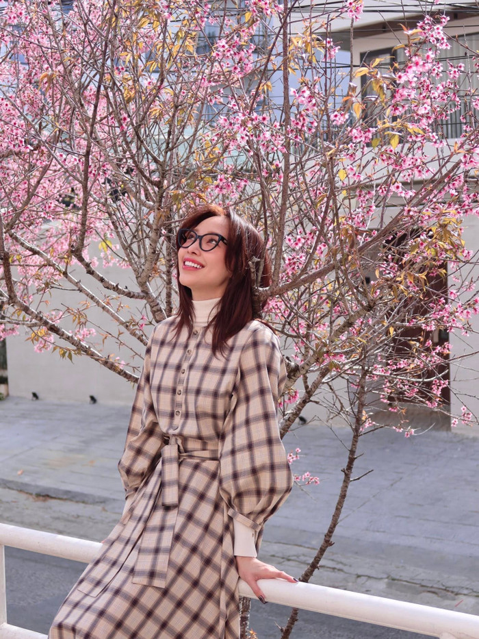 Tóc Tiên nỗ lực cân bằng cuộc sống sau đổ vỡ hôn nhân. Cô thường nhận lời đi biểu diễn, sắp xếp thời gian đi du lịch và gặp gỡ bạn bè. Ảnh: FBNV