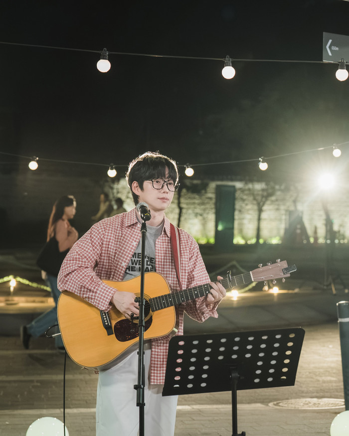 Nam ca sĩ diễn hết concert rồi hoàn toàn bộ tiền vé cho khán giả, lý do gây bất ngờ Ảnh 3