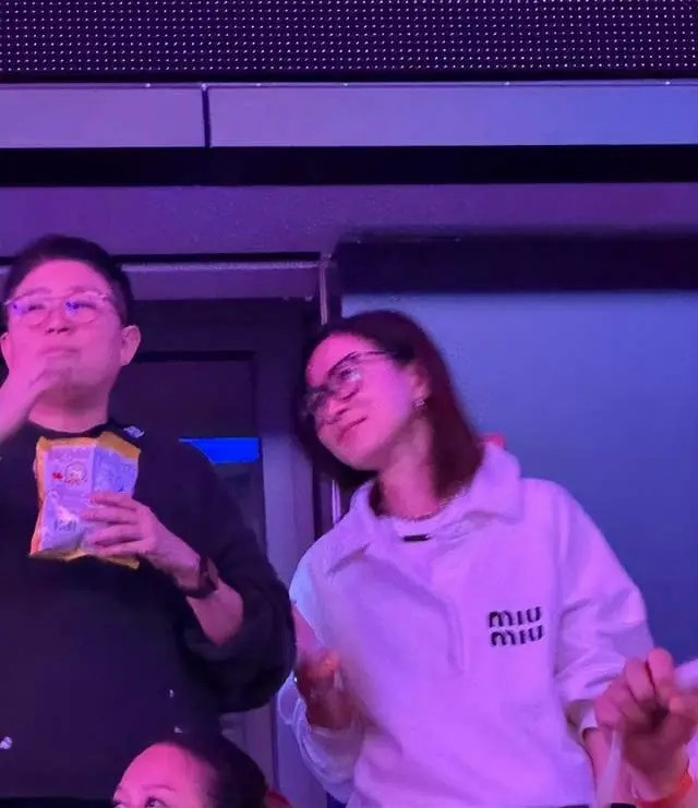 Xa Thi Mạn xuất hiện trong concert của Tôn Yến Tư&nbsp;