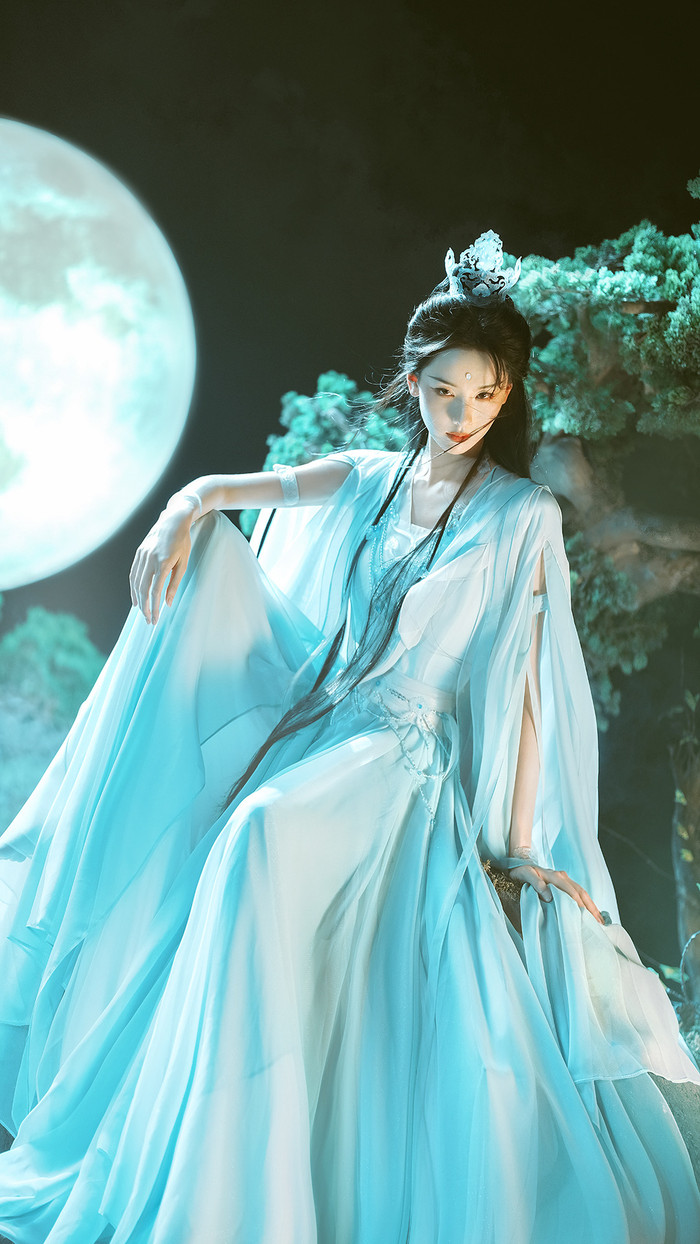 Nữ diễn viên để lại dấu ấn về mặt hình ảnh với Đại Mộng Quy Ly, bộ phim phát sóng vào giai đoạn cuối năm 2024 - đầu 2025 và được đánh giá cao về phần mỹ thuật cũng như tạo hình nhân vật. Hiện tại, dự án mới Quý Nữ do cô đóng chính đang nhận được nhiều kỳ vọng từ khán giả.