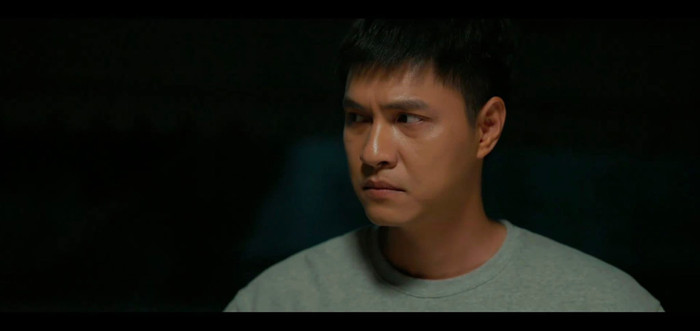 Phân cảnh Lợi (Tô Dũng) mở lòng với Kiên (Steven Nguyễn) gây xúc động (Ảnh: NSX).