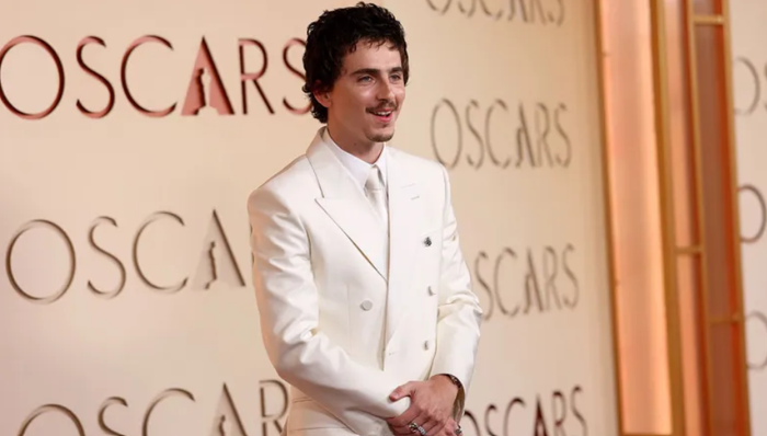 Timothée Chalamet xuất hiện trên thảm đỏ Oscar 2026 (Ảnh: The Hollywood Reporter)