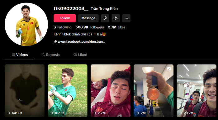 Thủ môn Trần Trung Kiên cũng chỉ có vỏn vẹn 2 bài đăng trên TikTok với lượt xem không quá bùng nổ so với thời gian anh thi đấu tại U23 Châu Á. (Ảnh: chụp màn hình)
