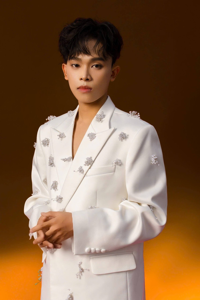 Hồ Văn Cường kỷ niệm cột mốc đặc biệt Ảnh 2