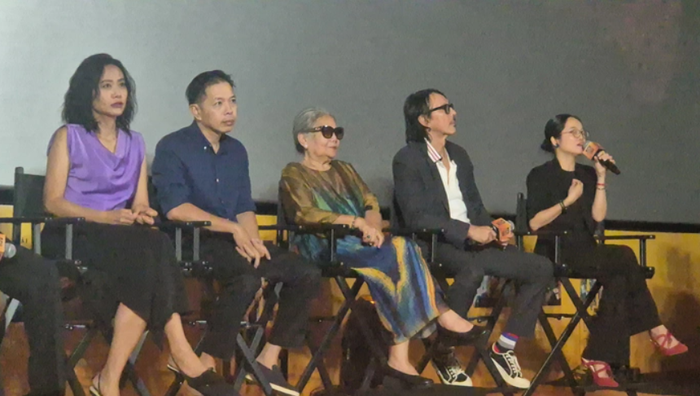 Dàn diễn viên và ê-kíp phim Anh Hùng tại sự kiện giới thiệu dự án (Ảnh: Báo Người Lao Động)