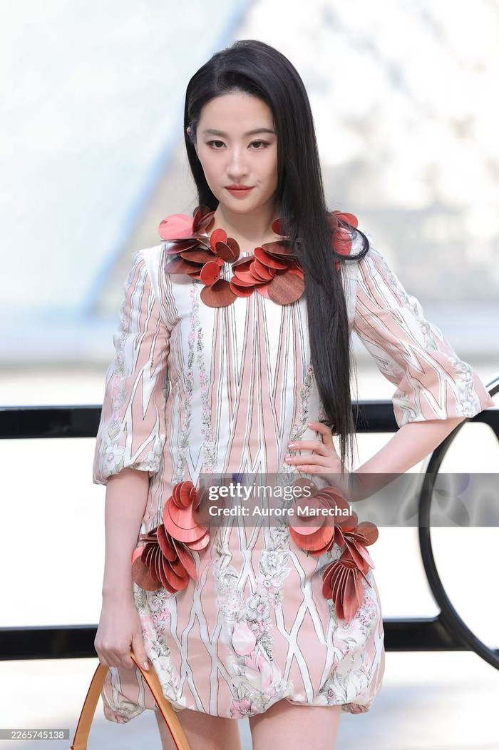 Lưu Diệc Phi khi xuất hiện tại Tuần lễ thời trang Paris. Ảnh: Getty Images