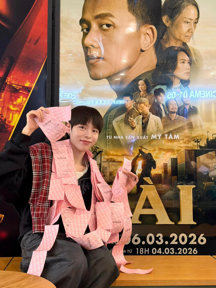 Đức Phúc chi khoảng 50 triệu đồng mua vé xem phim Tài và tặng khán giả nhằm ủng hộ 'cô giáo' Mỹ Tâm.