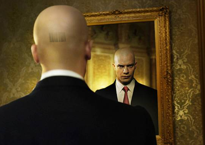 Cảnh trong phim Hitman (2007), một trong hai lần chuyển thể điện ảnh của thương hiệu này