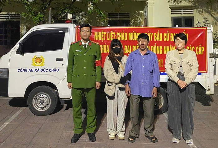 Sau khi nhận được thông tin của cơ quan Công an, gia đình vào Nghệ An đón chị T. về nhà&nbsp;