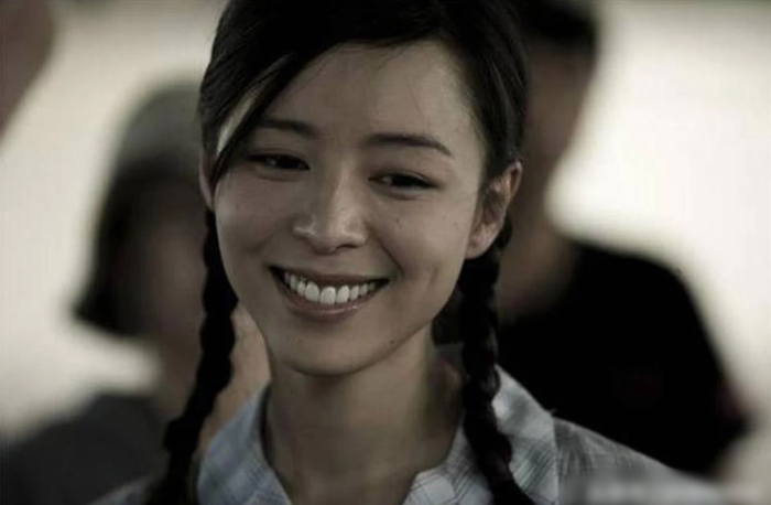 Trương Tịnh Sơ thời kỳ đỉnh cao sự nghiệp, tuy học chuyên ngành đạo diễn nhưng nhan sắc của cô không thua gì các nữ diễn viên hạng A. - Ảnh: Sohu