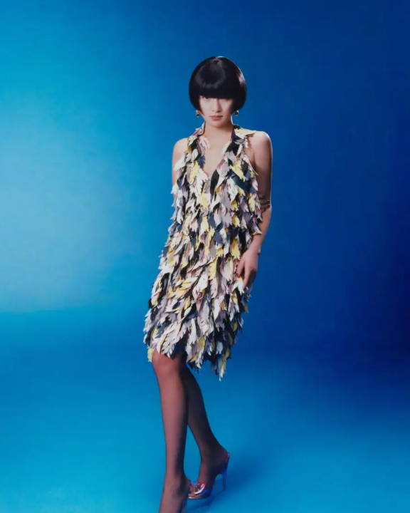 Ở tuổi 51, Châu Tấn không ngại thử nghiệm những phong cách thời trang khác biệt.