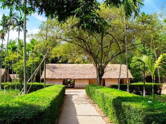 Vẻ đẹp bình yên ở Làng Sen quê Bác.