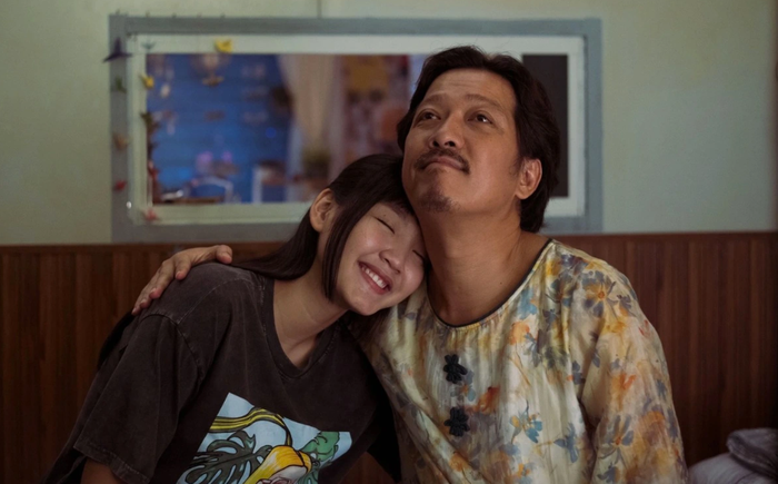 Nhà ba tôi một phòng ghi dấu ấn với câu chuyện gia đình nhưng vẫn gây tranh cãi về kịch bản