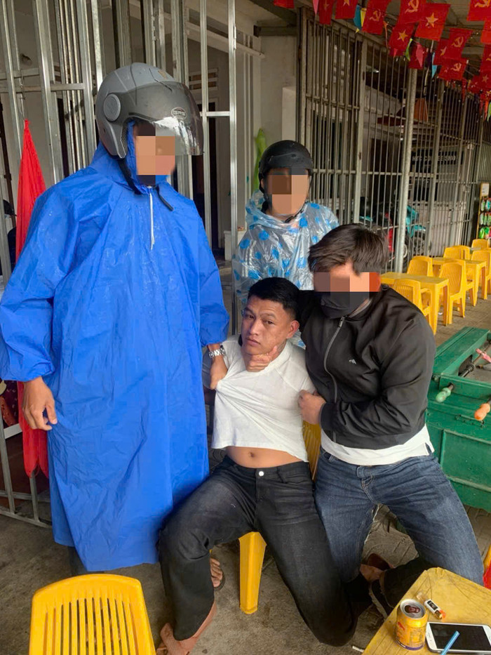 Đang cắt rau ngoài đồng, diễn biến tiếp đó khiến cụ bà kinh hoàng Ảnh 1