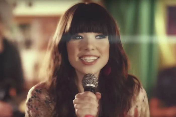 Carly Rae Jepsen thời nổi tiếng đình đám với bản hit Call Me Maybe.