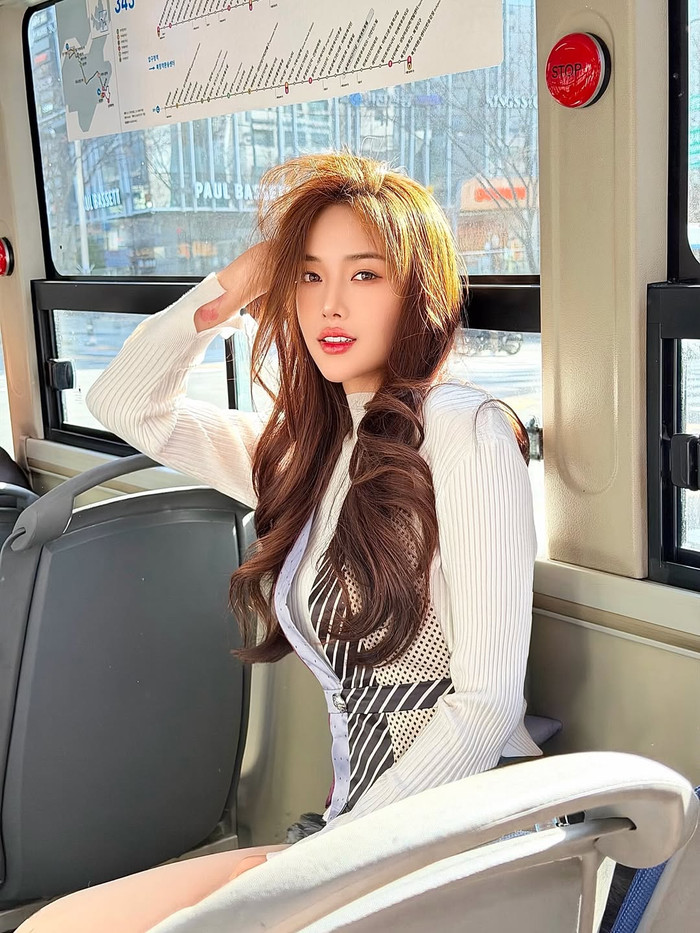 Nhan sắc cô gái gốc Việt 18 tuổi giành chiến thắng ở Hoa hậu Hòa bình Thái Lan Ảnh 4