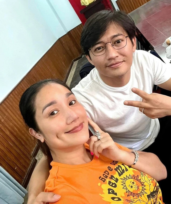 Cát Tường và cố NS Quý Bình từng đồng hành ăn ý trên sân khấu.