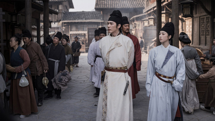 Là dự án chính kịch lịch sử quy mô lớn, phim tập trung vào quá trình thống nhất giang sơn thời Bắc Tống thông qua mối quan hệ giữa Tiền Hoằng Thục (Bạch Vũ) và Triệu Khuông Dận (Chu Nhất Long). Không khai thác theo hướng cung đấu quen thuộc, tác phẩm chú trọng vào những cuộc đấu trí chính trị, đồng thời gây ấn tượng nhờ phục trang và bối cảnh được phục dựng công phu, tạo cảm giác chân thực về một giai đoạn lịch sử nhiều biến động.