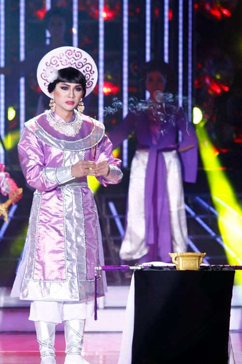 Hoài Lâm hát Tiếng trống Mê Linh khiến khán giả 'bái phục' Ảnh 4