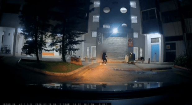 Đón khách có biểu hiện lạ, nam tài tế taxi chở thẳng đến đồn cảnh sát Ảnh 1