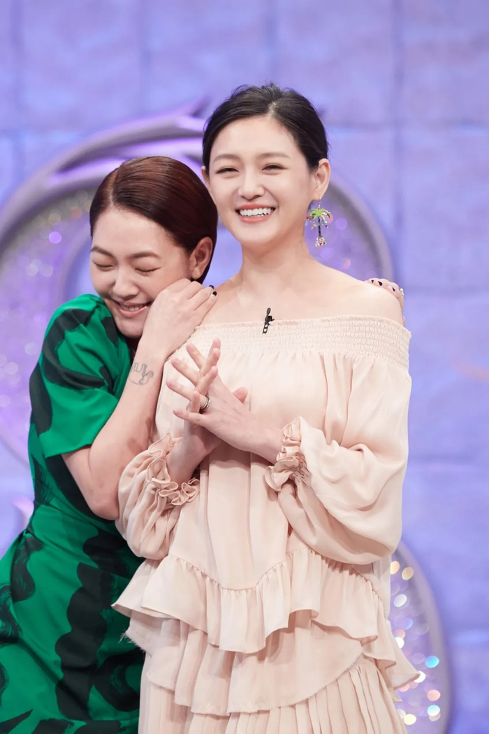 Thuở sinh thời, Từ Hy Viên luôn hết mực yêu thương và lo lắng cho em gái Từ Hy Đệ. Ảnh: iQiyi