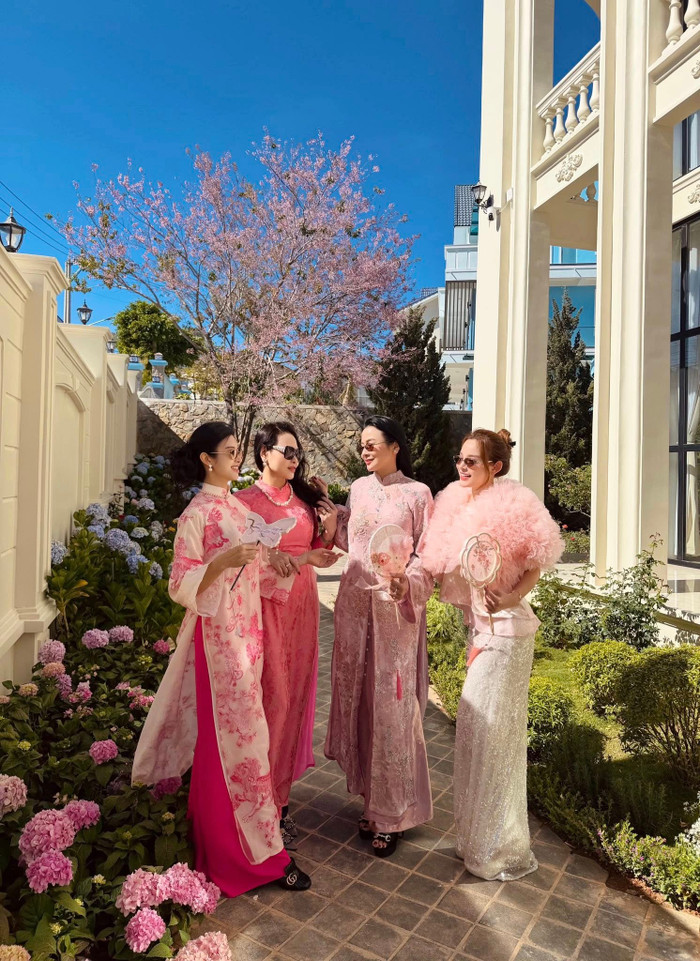 Huyền Baby luôn trân trọng khoảng thời gian ở bên người thân. Ảnh: FBNV