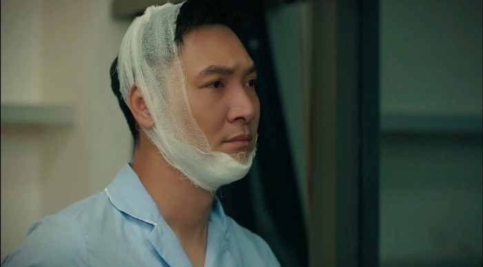 Nét vừa nghiêm túc và hóm hỉnh của Trần Lâm khiến khán giả thoải mái so với chuyện tình Thương - Quân (Ảnh: NSX).