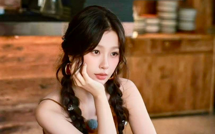 Ngu Thư Hân tái xuất với dự án phim ngôn tình mới (Ảnh: Weibo).