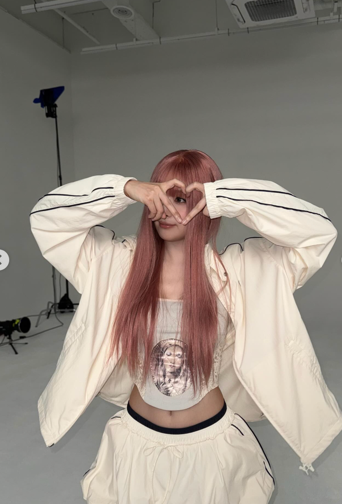 Seulgi luôn được biết đến là nghệ sĩ đa năng khi vừa hoạt động cùng nhóm Red Velvet, vừa phát triển sự nghiệp solo.