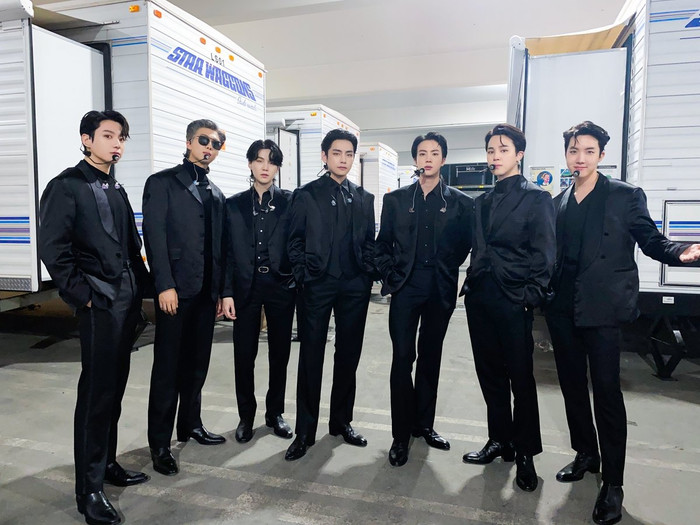 BTS trở lại và tham vọng phá vỡ kỷ lục của Taylor Swift Ảnh 2