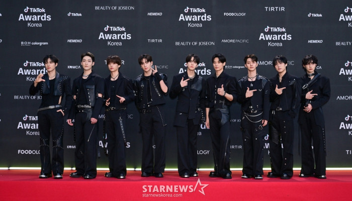 9 thành viên THE BOYZ chấm dứt hợp đồng, hé lộ loạt mâu thuẫn nghiêm trọng với công ty Ảnh 2