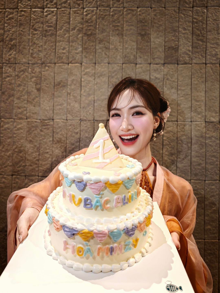 Người đàn ông giúp Hòa Minzy 'đổi đời' Ảnh 1