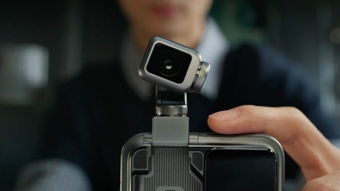 Điện thoại Honor Robot Phone có camera bật ra từ thân máy chính. Ảnh: Honor