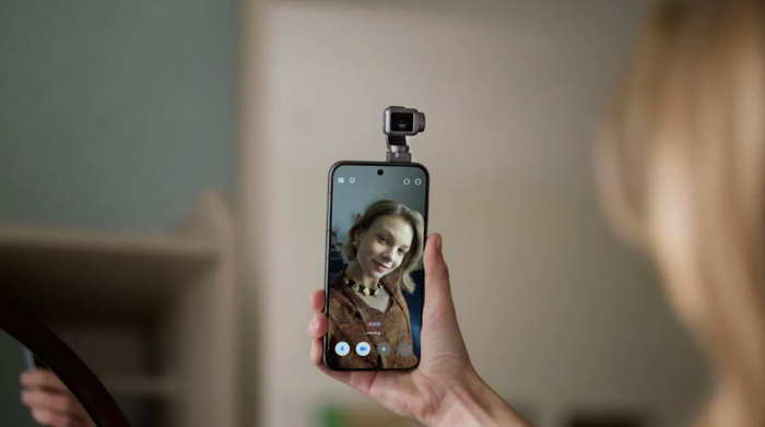 Điện thoại Honor Robot có camera có khả năng tự động theo dõi đối tượng. Ảnh: Honor